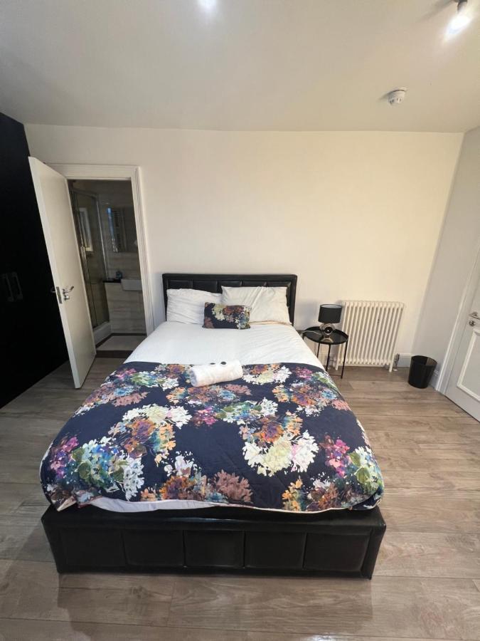 Luxury Double Room W/ Private Bathroom EDI Exterior photo